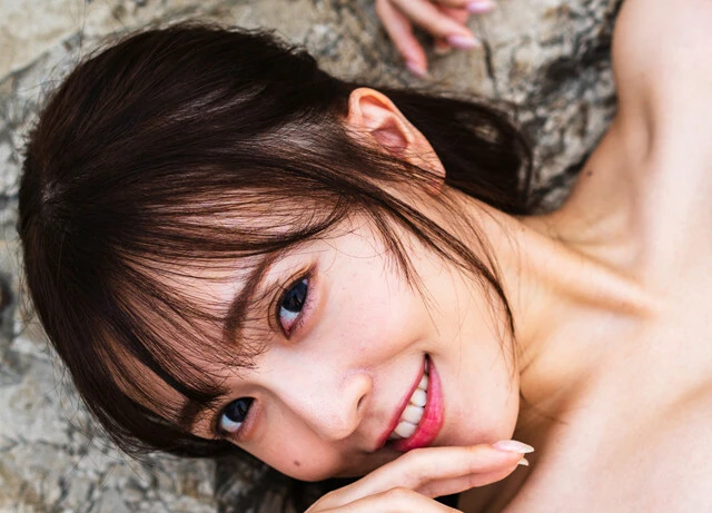 声優としても活躍中の美女・由良朱合(ゆら・あかり)がSEXYグラビアに挑戦!「一番セクシーなグラビアをやりたいって事前にお願いしていたんです」